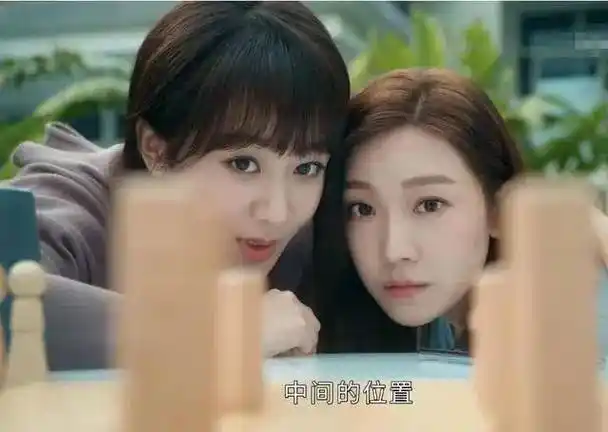 杨紫,秦俊杰中间隔的,不止是爱胡辣汤的张雪迎_张艺谋_合作_恋情