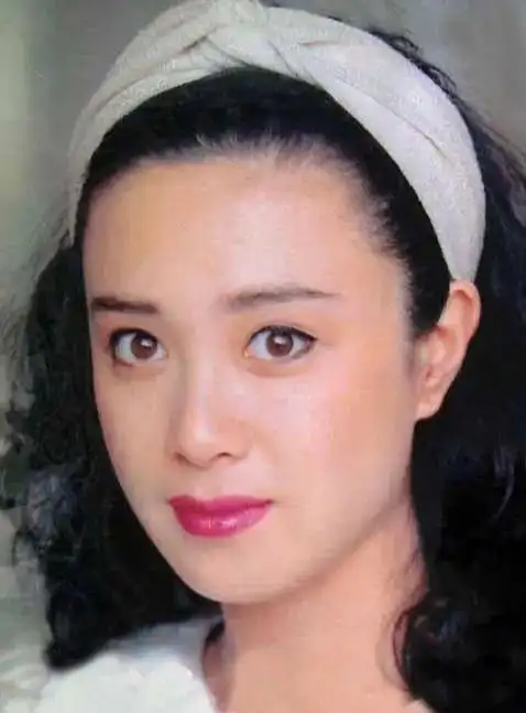 傅艺伟:曾是"最美妲己",36岁败光家产,52岁成"阶下囚"