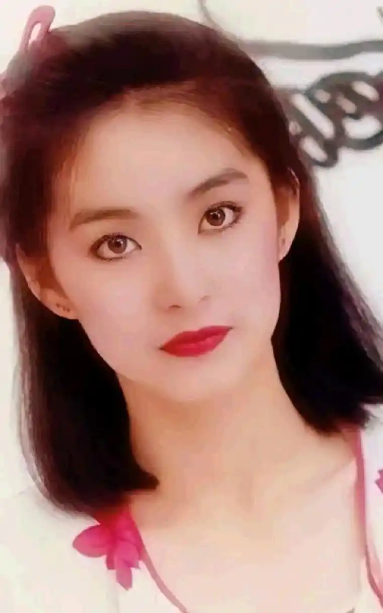 林青霞年轻时的经典老照片,惊艳了时代,惊艳了他的才色艺,惊艳了他的