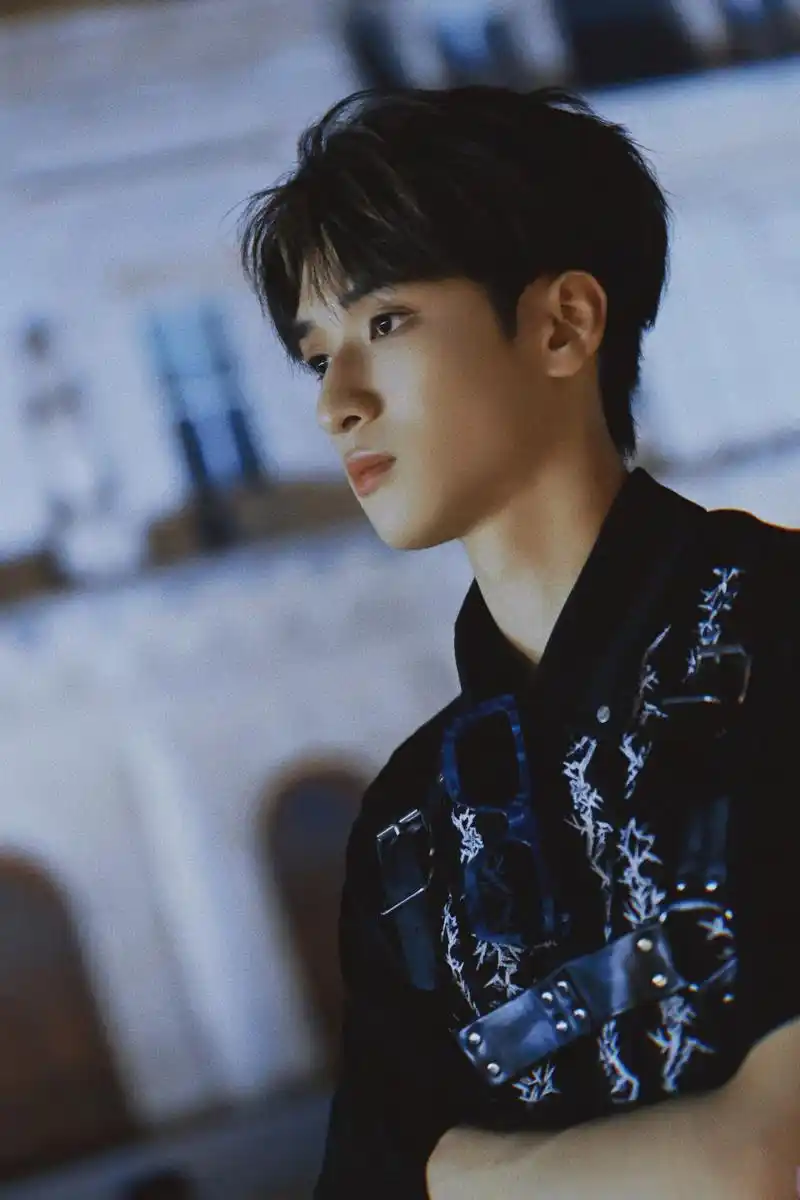 帅气的翔哥@时代少年团严浩翔 生日快乐98 我经常觉得你像一团火