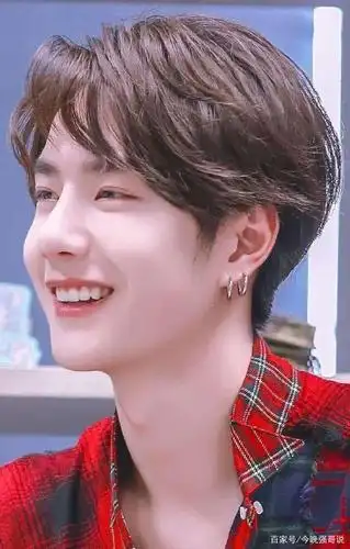 花样美男王一博帅照合集