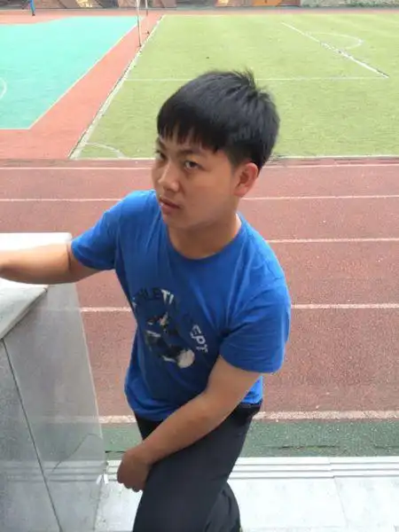 我男,身高170体重140斤,请问胖吗?有图