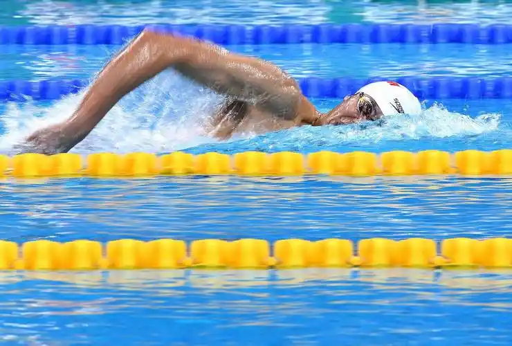 游泳——男子400米自由泳决赛赛况