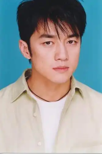 李亚鹏旧作解禁开心宣传年轻容貌再现荧屏组图