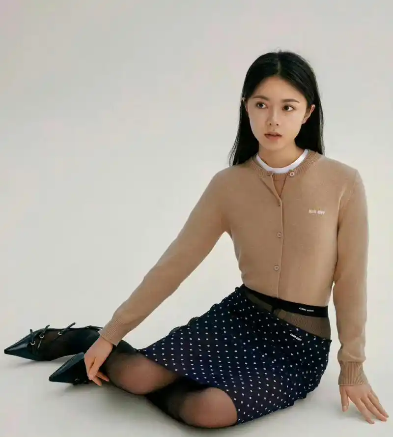 赵今麦这这个裙子加丝袜是认真的吗?