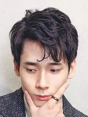 男士干净利落清爽短发发型  夏季潮男发型短发