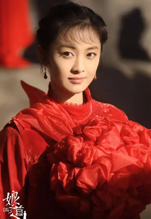 《星汉灿烂》的太子妃,4岁出道拍戏,还是新版绝代双骄的慕容九_邵芸