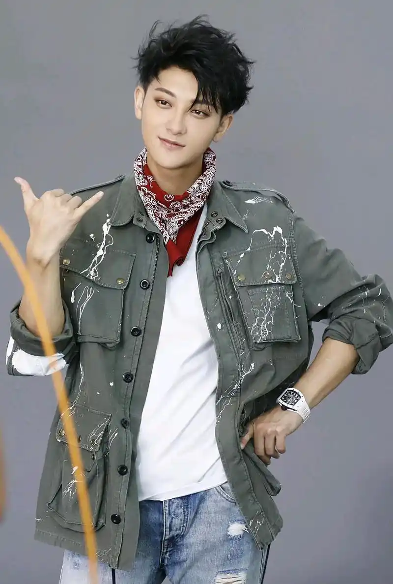 更一波黄子韬图集