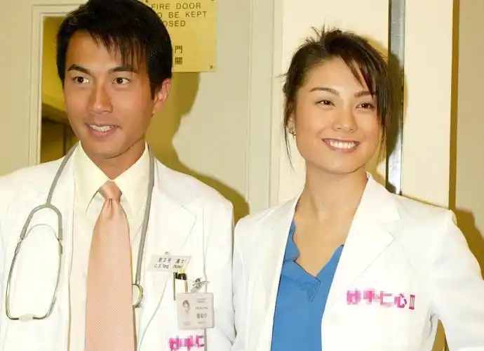 刘恺威前女友大学毕业(43岁的她保养不错皮肤仍白皙紧致) - 品度娱乐