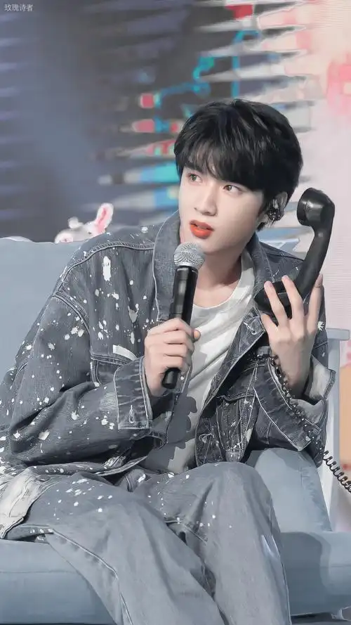 维纳斯美貌@时代少年团-刘耀文#刘耀文 天才主舞#/#刘耀文 目光磁石