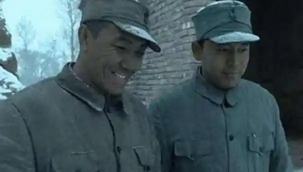 "赵政委"何政军:一生只爱一人,娶初恋当老婆,结婚29年无绯闻