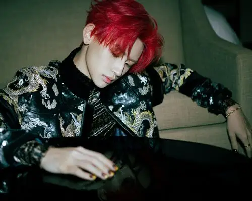 小鬼红发造型太让人心动了,依然是那个酷酷的男孩_高清图集_新浪网