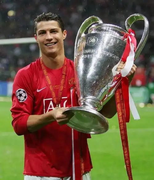 《世界体育》报消息,c罗已对沙特的环境非常失望,希望重返欧洲踢球