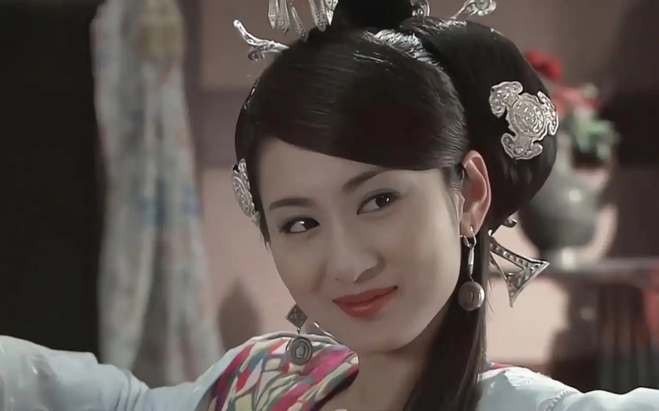 郭珍霓可谓是一位妖娆动人的女演员,她的演技不仅牛得可以让人惊叹,更