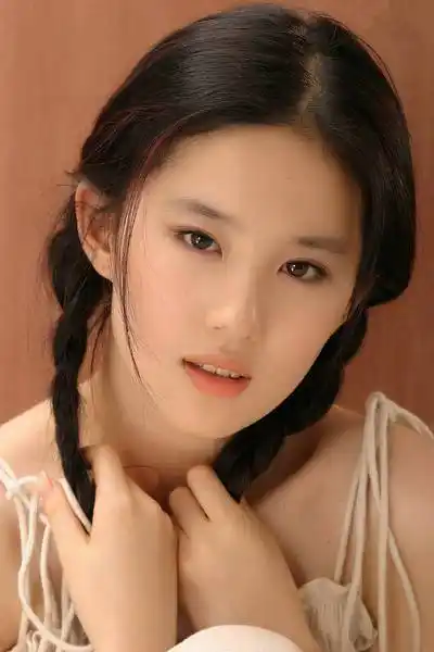 刘亦菲早年旧照 十年如一日的美貌