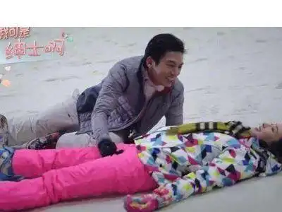 前后白百合一指弹,后有马苏一阳指!网友:贵圈真乱,三观都碎了