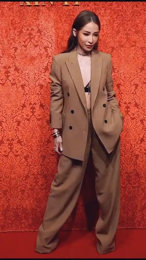 萧亚轩(elva hsiao),1979年8月24日出生于台湾省桃园市,华语流行乐女