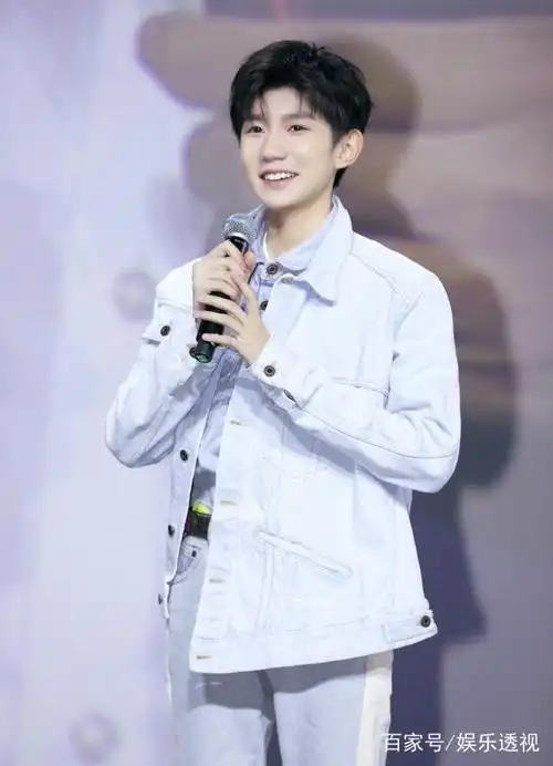 出众多的男团女团以及小生小花,就男团来说名气最大的当属tfboys组合