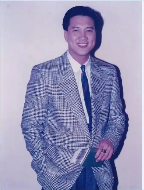 同样是90年代的男神,万梓良与郑伊健却有着不同的命运安排