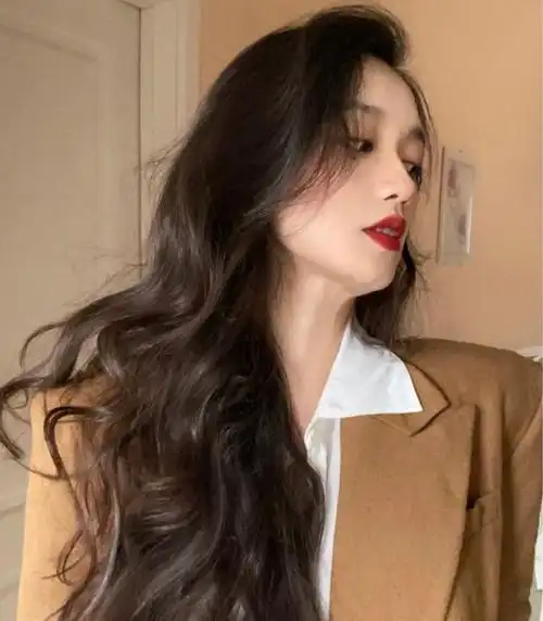 港风一般都是这几种发型,复古明艳很有气质,氛围感超强!