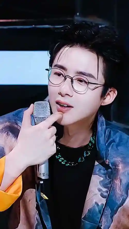 大背头的男人 让人为之倾倒  刘宇宁我的小奶狗 魅力散发起来像狼一样