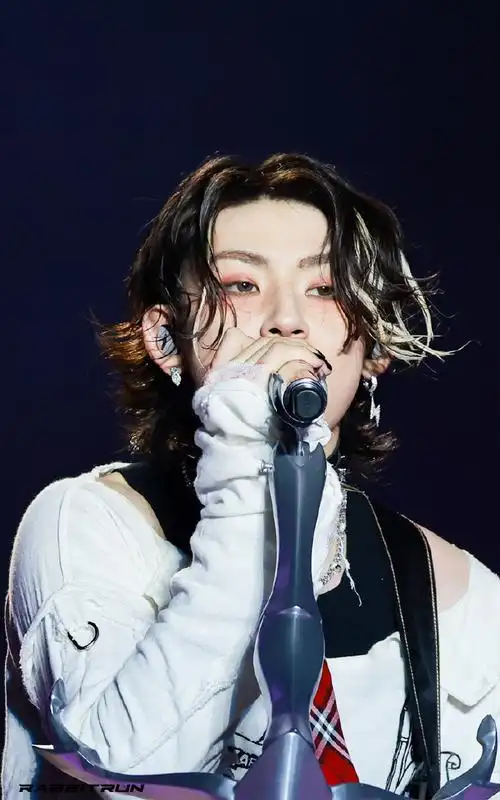 小鬼王琳凯超话396634 3537343230313433 31