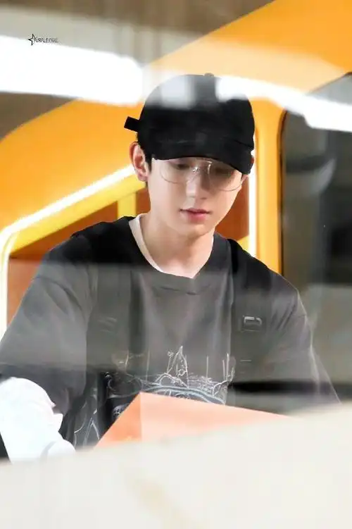 王源城市捉迷藏##城市捉迷藏##王源长沙##王源cos摄影师