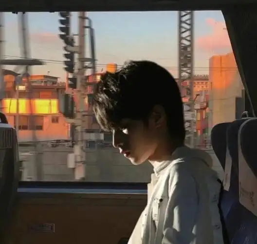 刘耀文头像第一弹