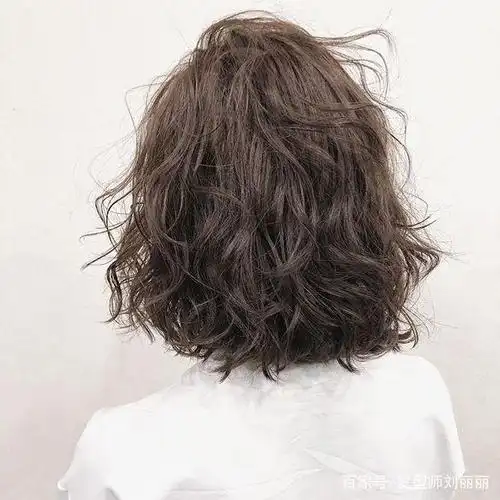 2019气质"短卷发"20款,快来看看有没有适合你的那一款!