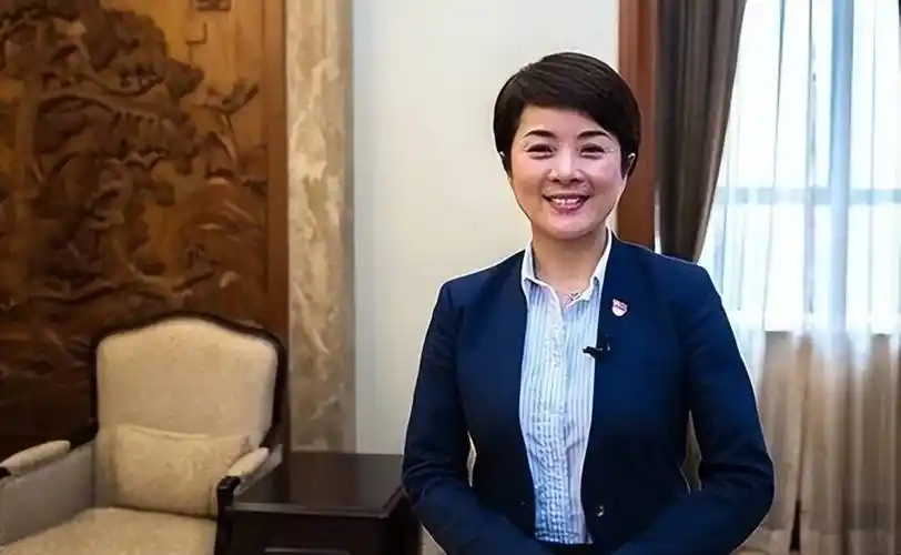 东方卫视的新一姐是谁不是陈辰也不是王冠而是印海蓉