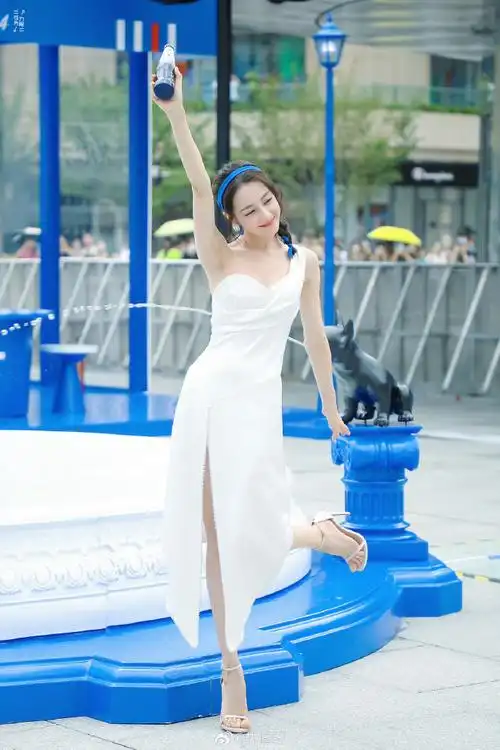 你说的这个迪丽热巴1664白裙都是全身照#热图阁公众号#@热图阁