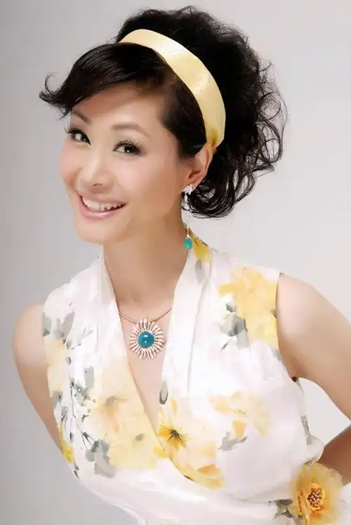 内地女歌手40岁以上名单排行榜,内地女歌手名单70后