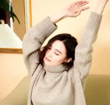 回顾小宋佳往事天生的演员感情总是不顺43岁仍孜然一身