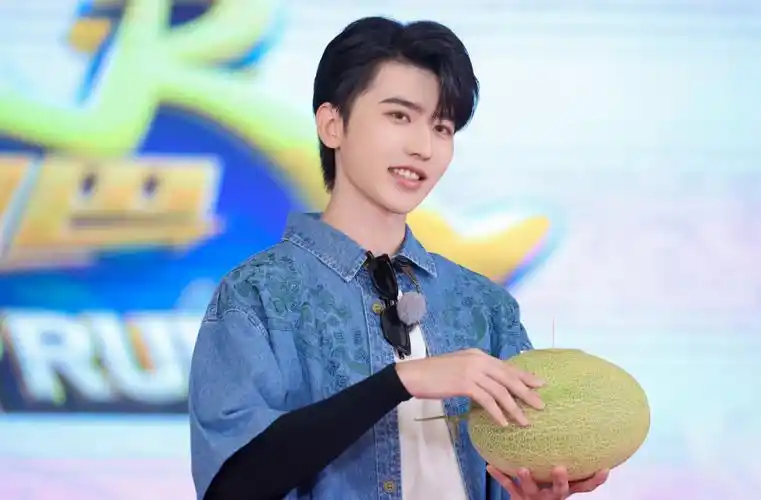 《奔跑吧》走进吐鲁番,兄弟团挑战蔡徐坤新歌舞蹈_读特新闻客户端