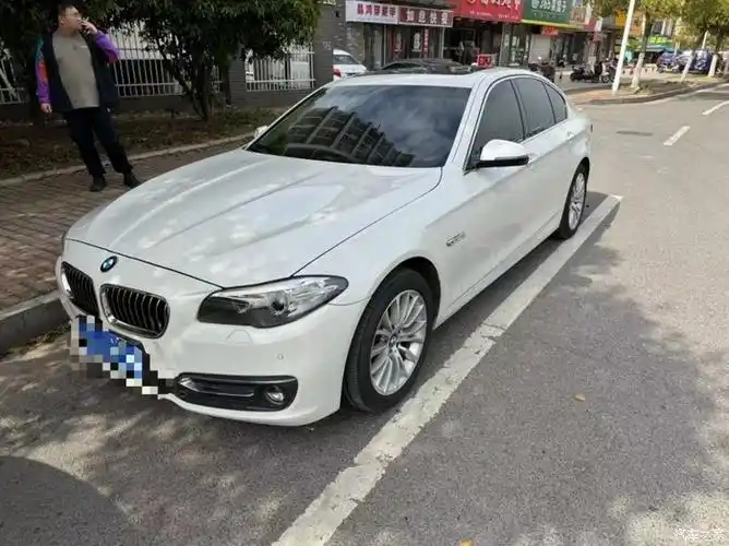 出一台进口宝马53514款设计套装国5原版车况95
