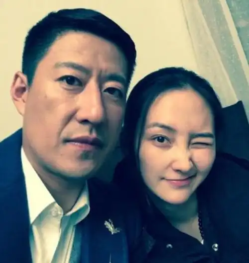 回顾演员辛月嫁大13岁于震7年生3娃被丈夫一家宠成宝