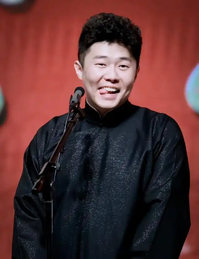 周九良是村里没通网的2g少年,下班很快乐,饺子都吃完了