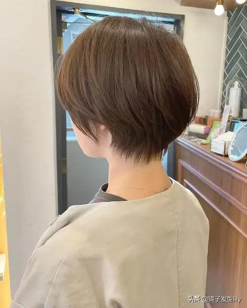 最新流行烫发发型(今年流行什么样的短式女发)(7)