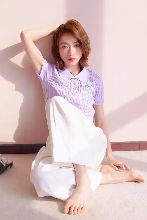 "狂人"吴谨言玉足写真大赏,倒数第二张不放大看算我输