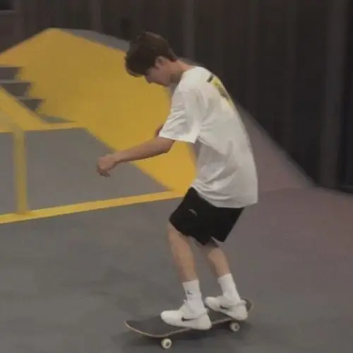 王一博极限青春头像