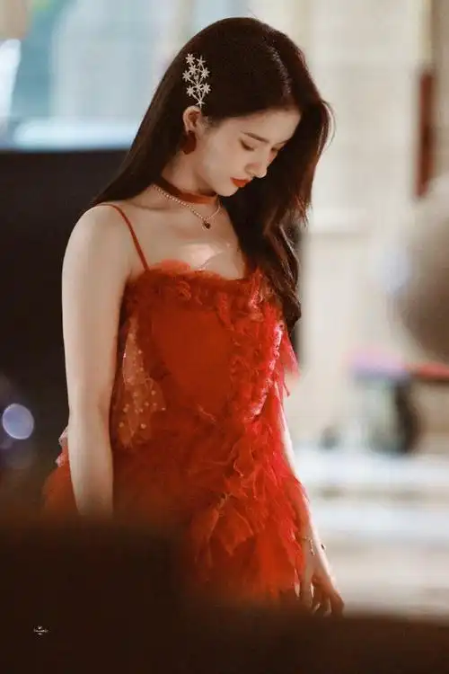 刘些宁新歌舞台首秀##刘些宁今晚是城市lady