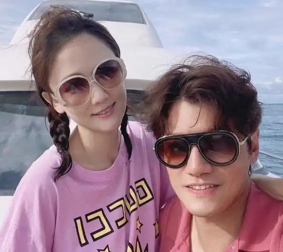 43岁陈乔恩官宣怀孕!4个月前领证结婚,老公是马来西亚富二代-中国娱乐