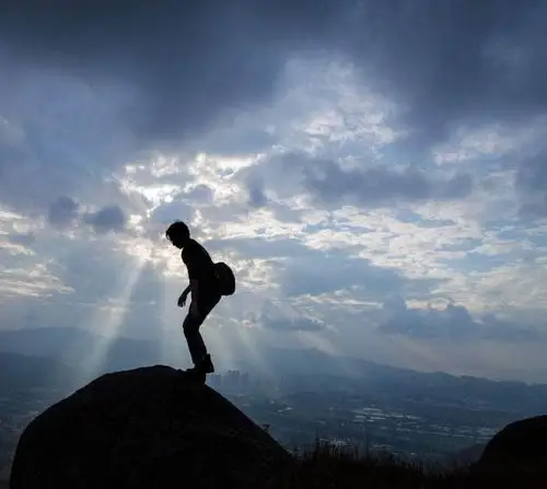 一个人固执的坚强