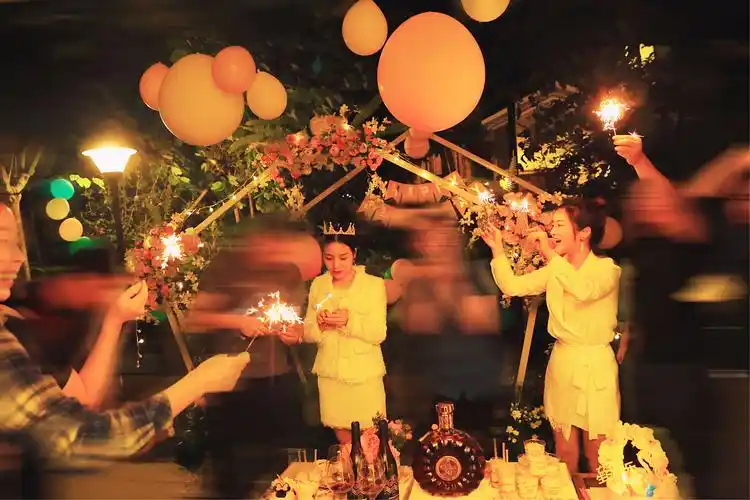 图说怎样创造浪漫的生日派对