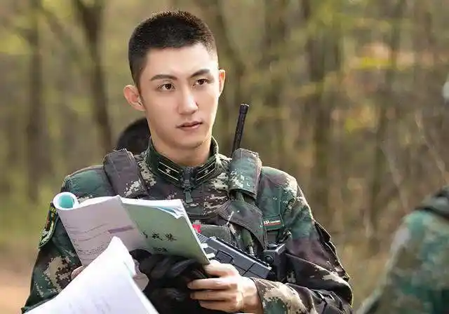 黄景瑜再演军人再现红海行动形象年龄跨度大难度升级