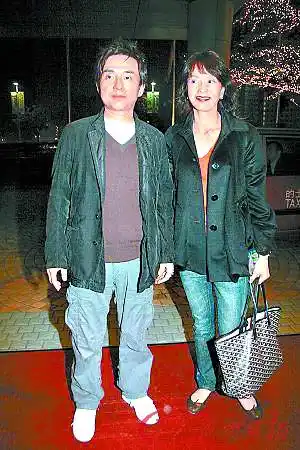 郑裕玲吕方被传于美国复合 16年感情重归于好