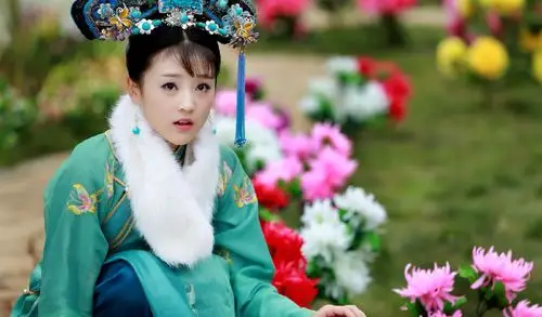 海报剧照剧情:科尔沁格格大玉儿梦想着和心上人在草原上过鹰般自由的