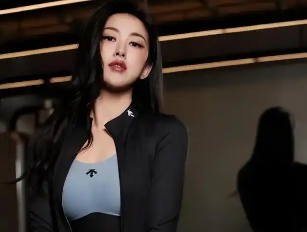 朱珠晒性感健身照曾因孕期糖尿病胖到156斤产后减50斤超自律