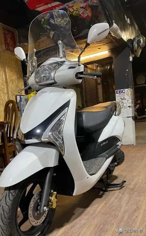 五羊本田佳御110评测(本田摩托车中的踏板之王佳御110)