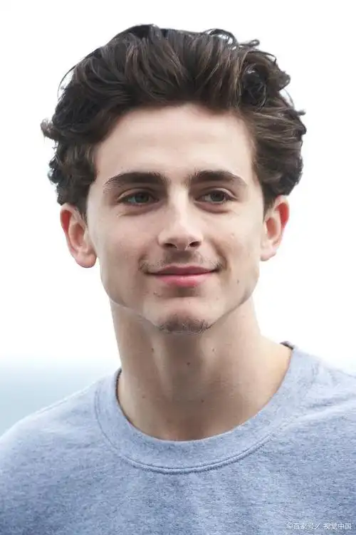 初中男生适合哪些好看的短发发型